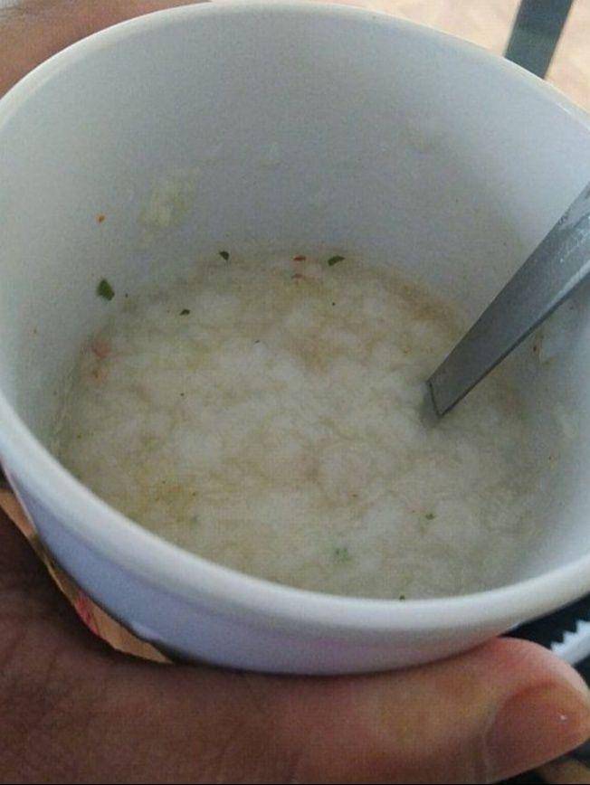 potret kocak saat makan bubur (instagram.com/memecomicindonesia)