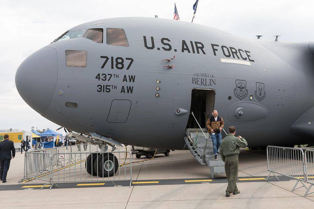 Potret C-17 dalam sebuah pameran kedirgantaraan di Berlin tahun 2018 (U.S Air Force/Matti Blume)