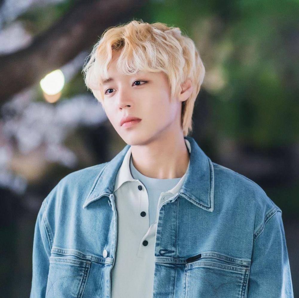 Park Ji Hoon di drama At a Distance, Spring is Green (dok. KBS2/At a Distance, Spring is Green via instagram.com/victorycontents)