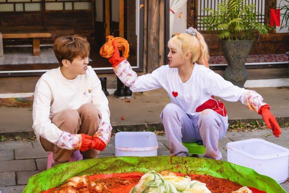 Youngjae GOT7 dan Minnie (G)I-dle dalam So Not Worth It (instagram.com/netflixkr)