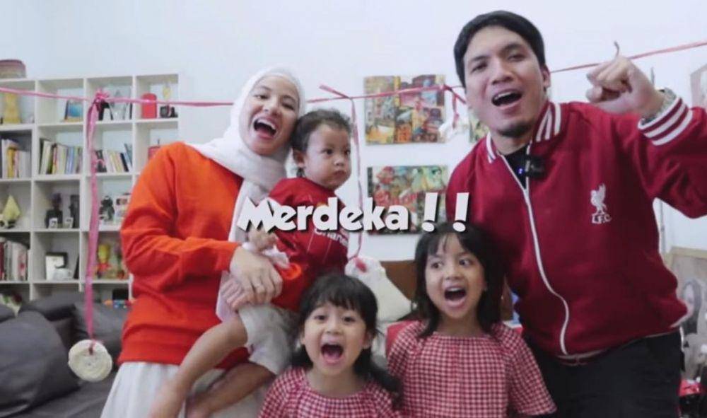 Potret keluarga Natasha Rizky rayakan Hari Kemerdekaan RI Ke-76. (instagram.com/natasharizkynew)