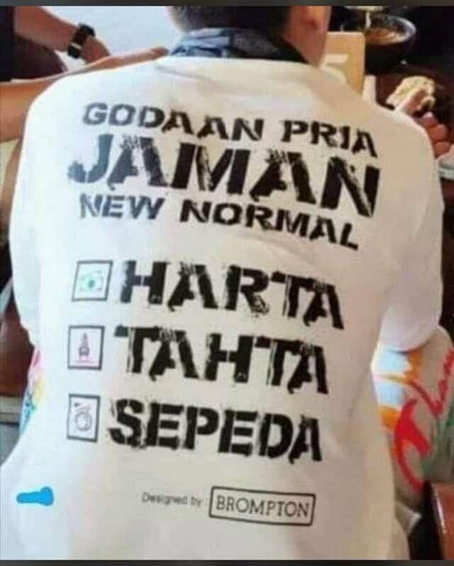 Kaos ala Bapak-bapak (twitter.com/dheloen)