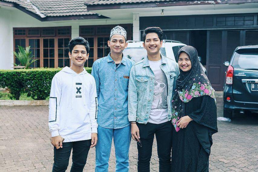 Daulay bersaudara (instagram.com/zikridaulay1)