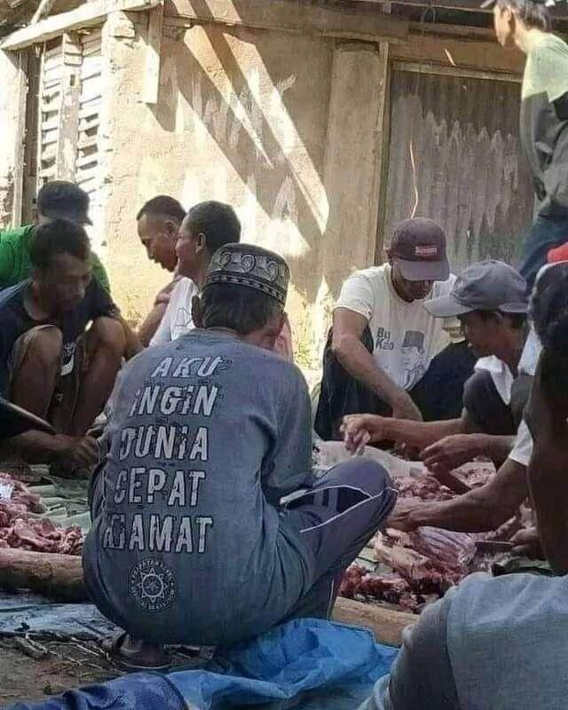Kaos ala Bapak-bapak (instagram.com/idiotikasta)