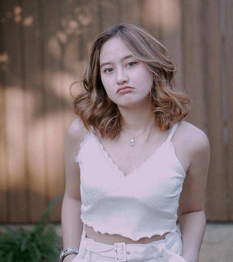 Salsha ((instagram.com/salshabillaadr)