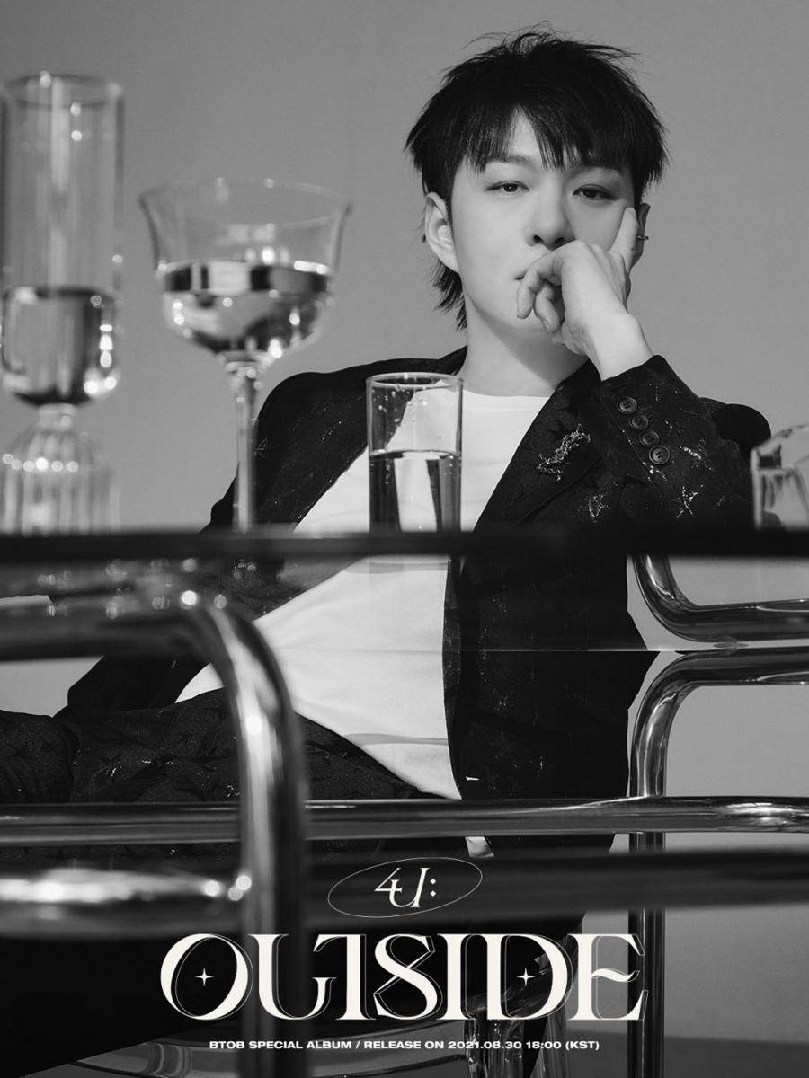 Changsub BTOB 4U di teaser special album 4U : OUTSIDE versi Silent. (twitter.com/OFFICIALBTOB)