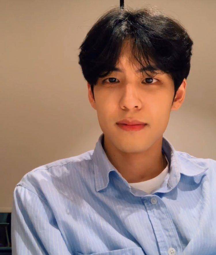 Wonpil DAY6 (twitter.com/gurLDay_)