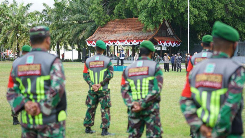 Bupati Banyuwangi Tanggapi Honor Pemakaman COVID-19 di Jember