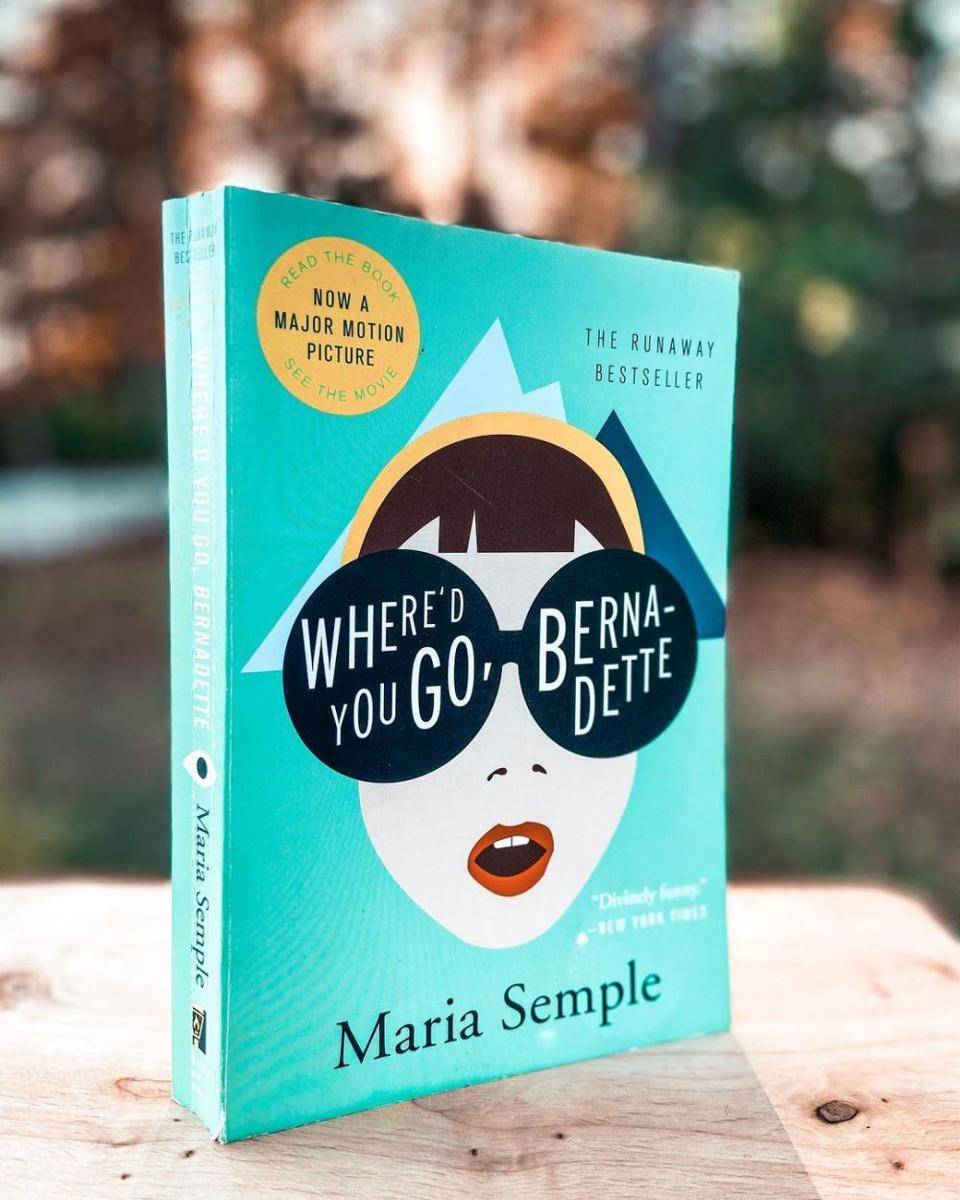 Where'd You Go Bernadette oleh Maria Semple (instagram.com/kait.reads.books)