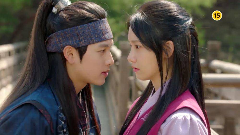Siwan ZE:A dan YoonA SNSD dalam The King Lovers (dok. MBC/The King Lovers via dramabeans)