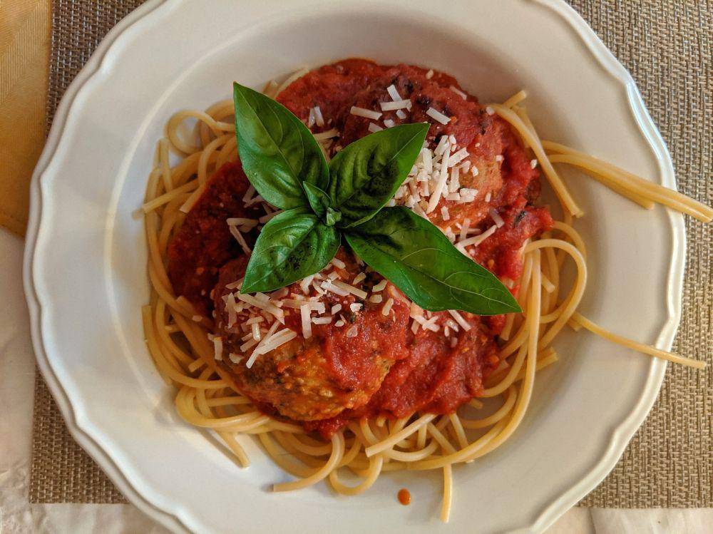 ilustrasi scotch egg in spaghetti (pixabay.com/catceeq)