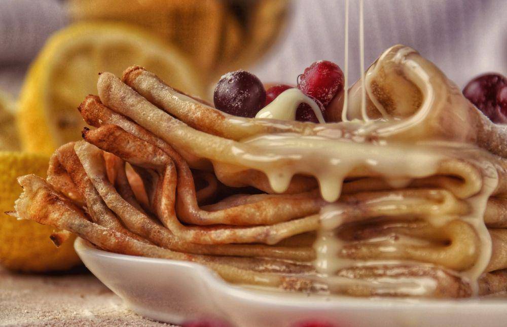 ilustrasi olahan pancake gulung (unsplash.com/Nikita Broutman)