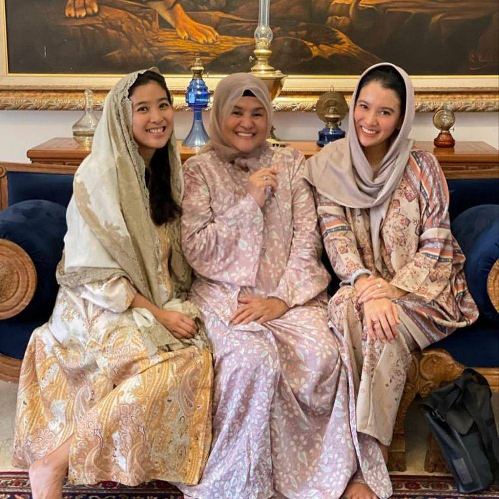 Tetty Liz Indriati, Marcella dan Olivia (instagram.com/oliviazalianty)