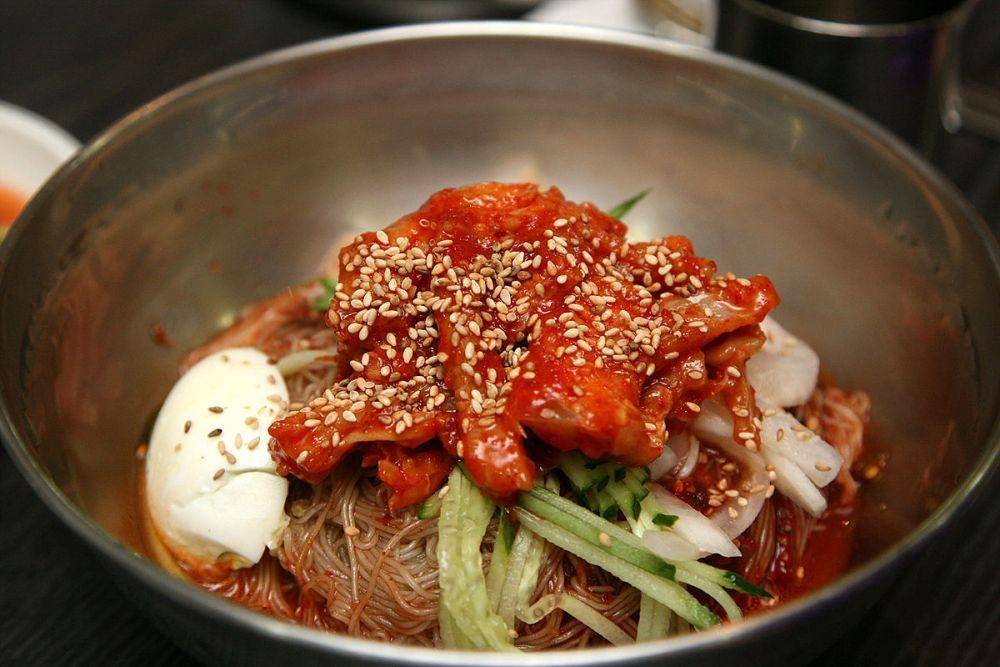 Hoe naengmyeon (tasteatlas.com)