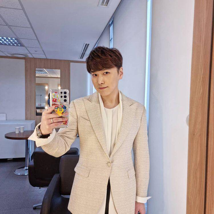 potret Sungmin Suju (www.instagram.com/_liustudio_)
