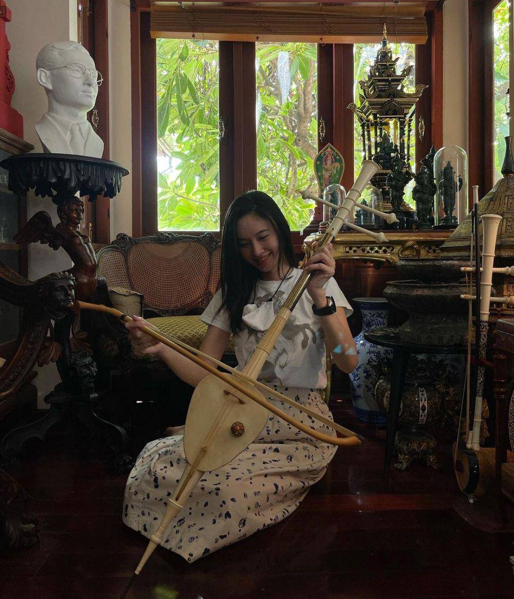 Nong Poy (instagram.com/poydtreechada)