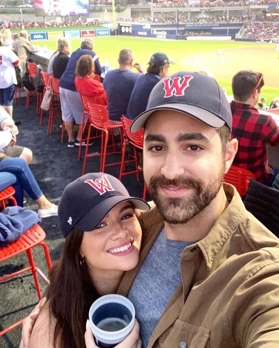 Katie Stevens dan Paul (instagram.com/thekatiestevens)