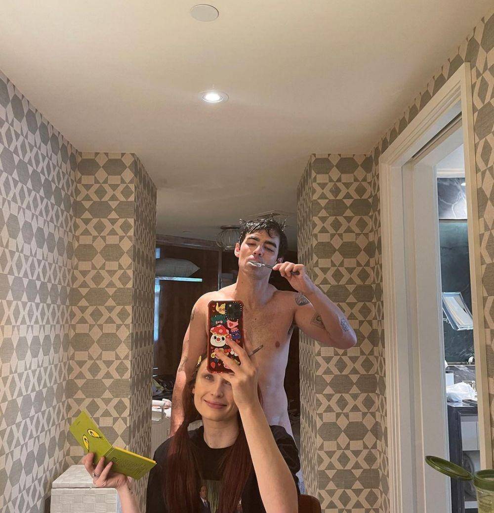 Joe Jonas dan Shopie Turner (instagram.com/joejonas)