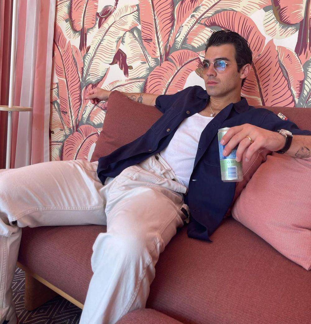 Joe Jonas (instagram.com/joejonas)