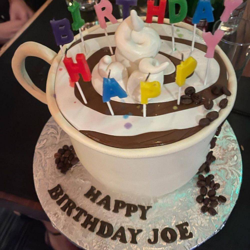kue ulang tahun Joe Jonas (instagram.com/joejonas)