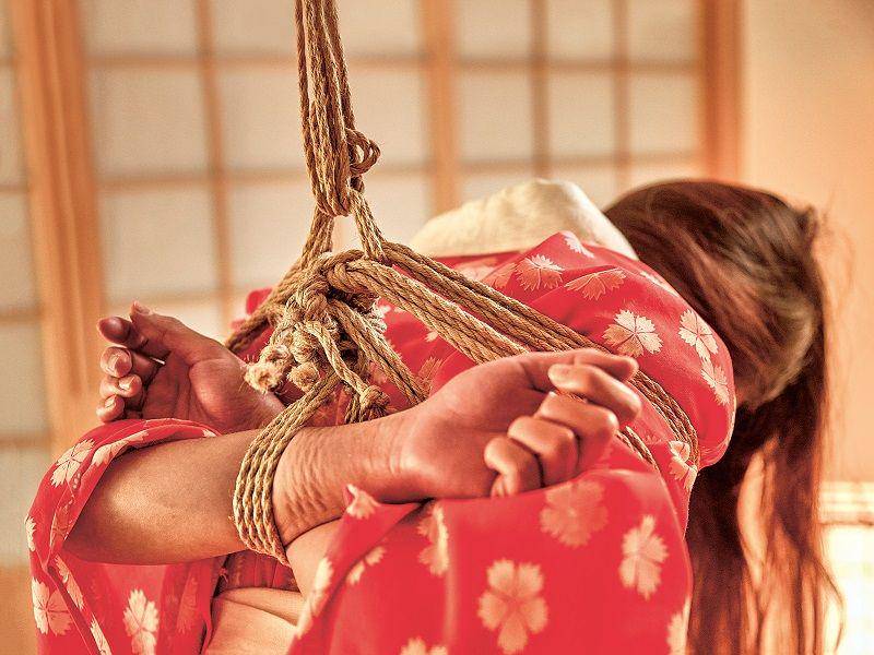 Teknik shibari sebagai komunikasi (timeout.com)