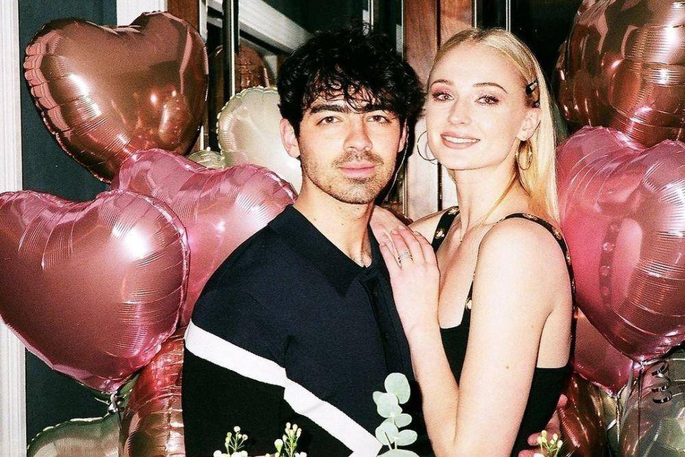 Joe Jonas dan Shopie Turner (instagram.com/shopiet)