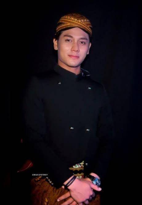Rizky adat (Instagram.com/awanpotret)