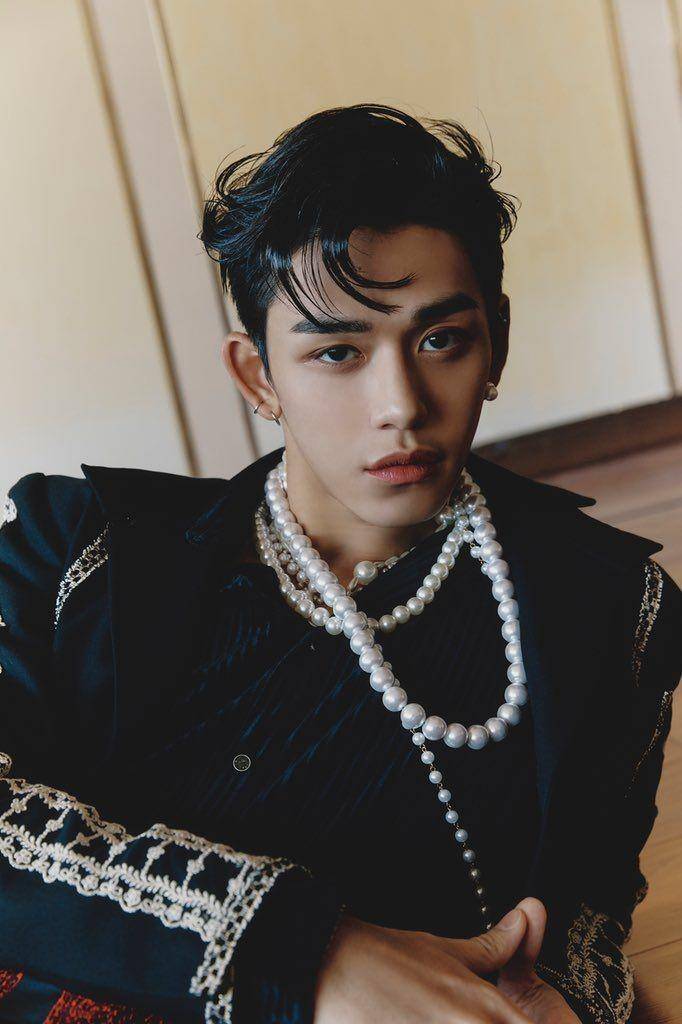 Lucas WayV (twitter.com/WayV_official)