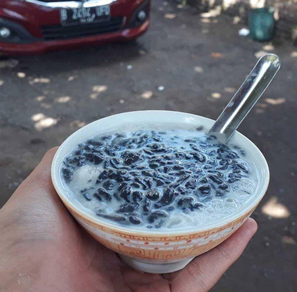 Dawet ireng (instagram.com/purworejohits)