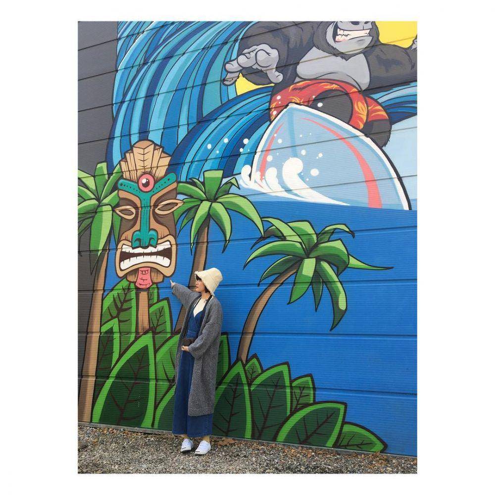 ootd sneakers Nam Ji Hyun (instagram.com/hyuniiiiiii_95917)