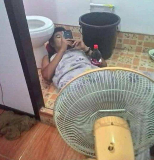 cara absurd gunakan kipas angin (instagram.com/sukijan)