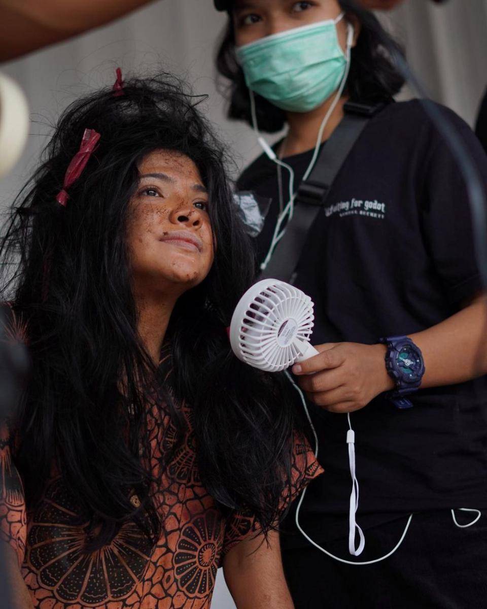 Sara Fajira dalam film Balada Sepasang Kekasih Gila (instagram.com/sarafajira)