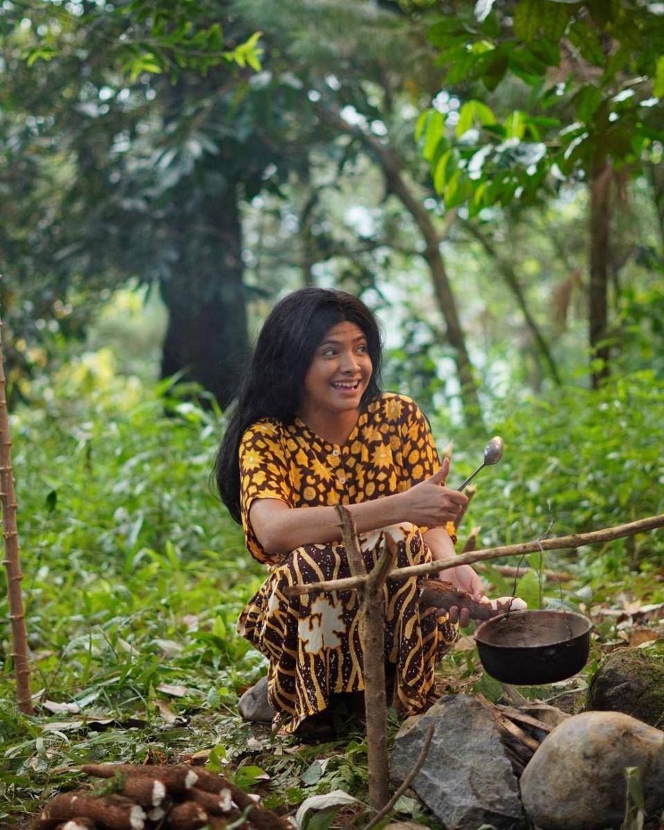 Sara Fajira dalam film Balada Sepasang Kekasih Gila (instagram.com/sarafajira)