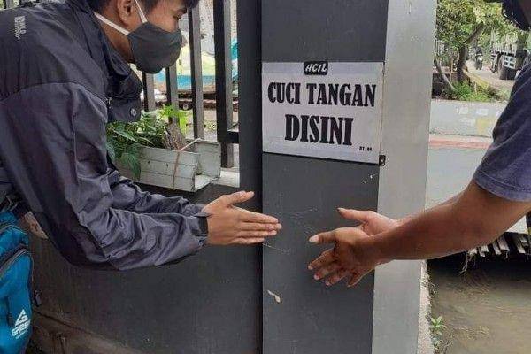 tulisan cuci tangan kocak (twitter.com/coffebit)