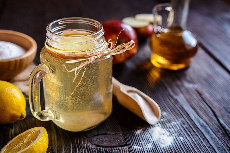 ilustrasi apple cider vinegar and honey drink (www.tasteofhome.com)