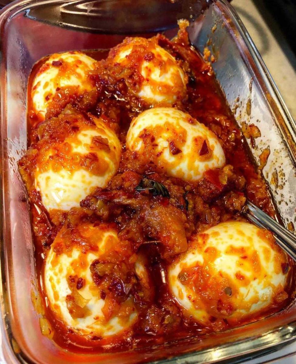 Telur balado (instagram.com/eatwithvido_007)