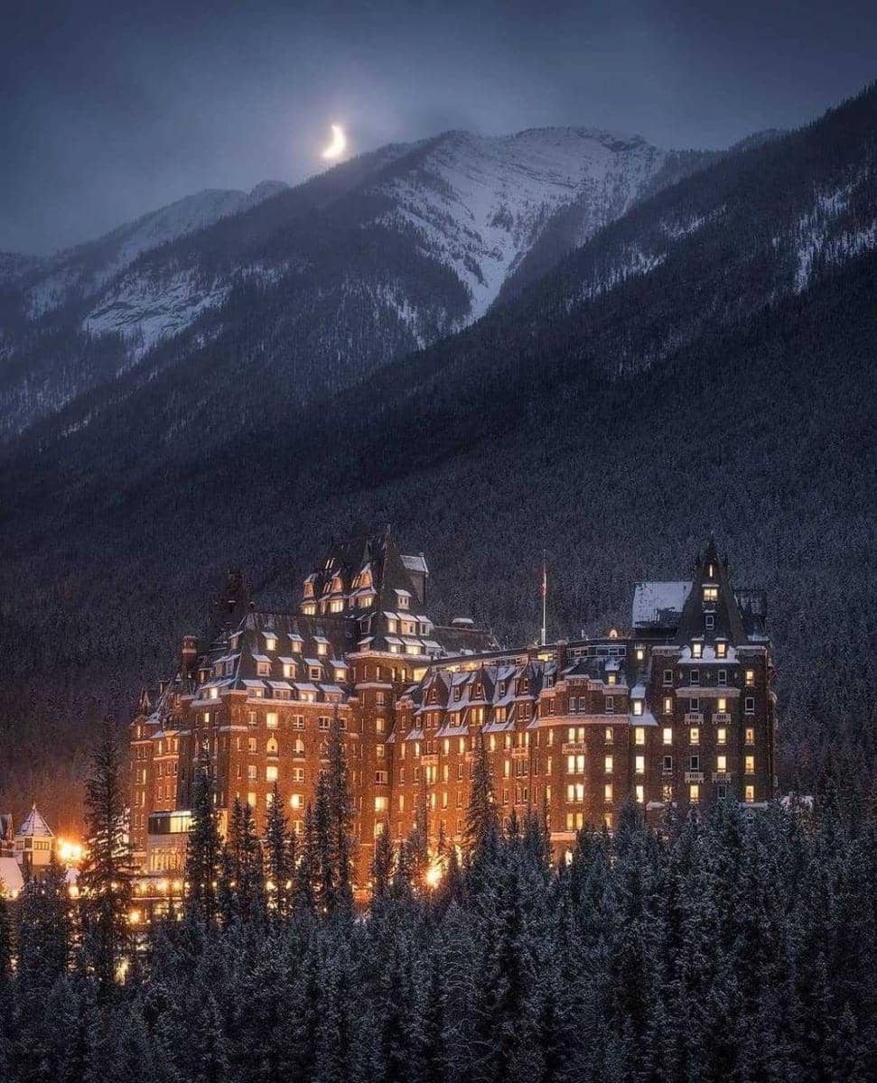 potret Banff Springs (instagram.com/discover.alberta)