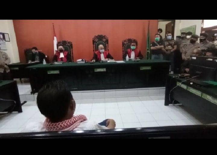 Divonis 3 Tahun, Aktivis Anti Masker Ngamuk ke Hakim