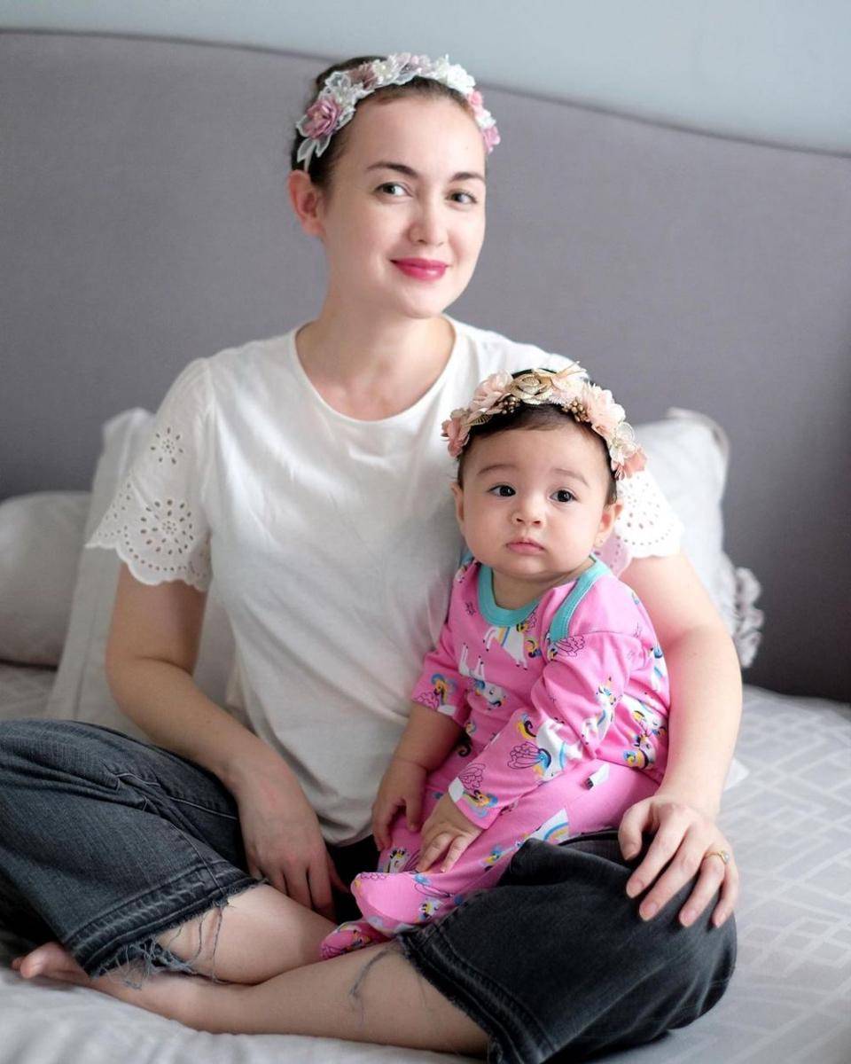 Rianti Cartwright bersama anaknya (instagram.com/riantic/)