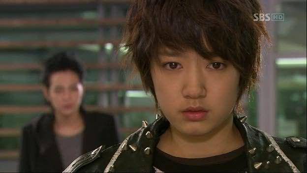 Go Mi Nam - Park Shin Hye (dok. SBS/He Is Beautiful! via dramabeans)