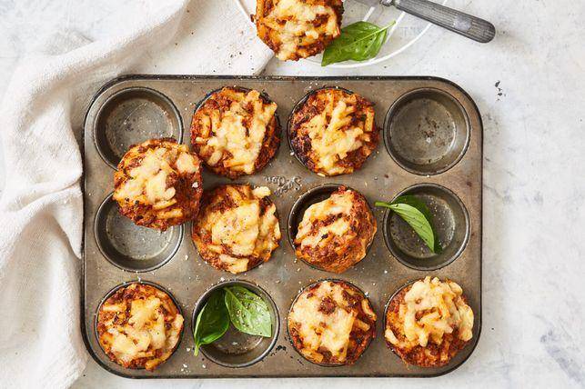 ilustrasi macaroni bolognese muffin (taste.com.au/Chris L. Jones)