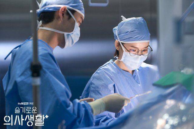 Drama Hospital Playlist (dok. tvN)