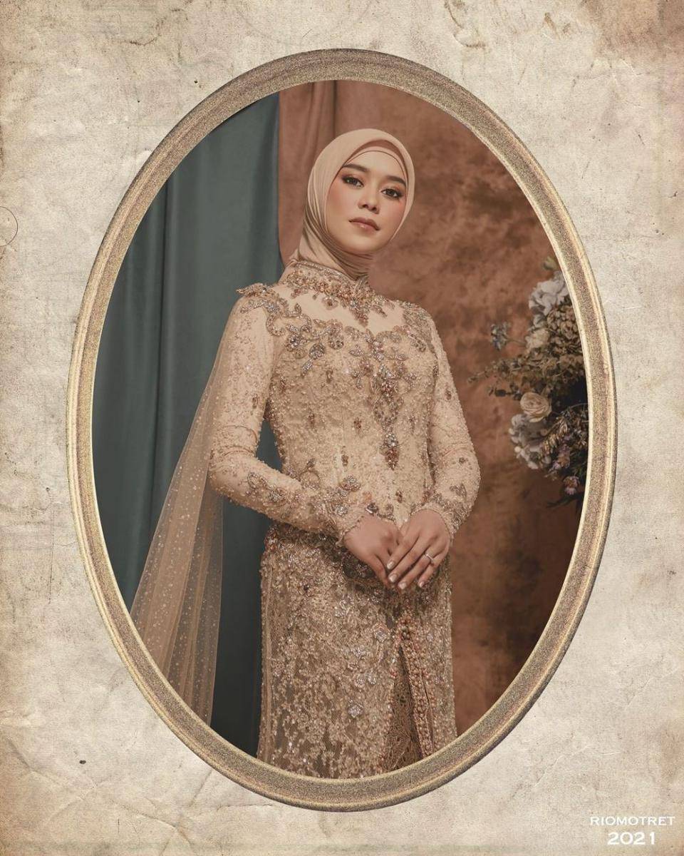 Foto prewedding tema adat Lesti Kejora dan Rizky Billar. (Instagram.com/riomotret)
