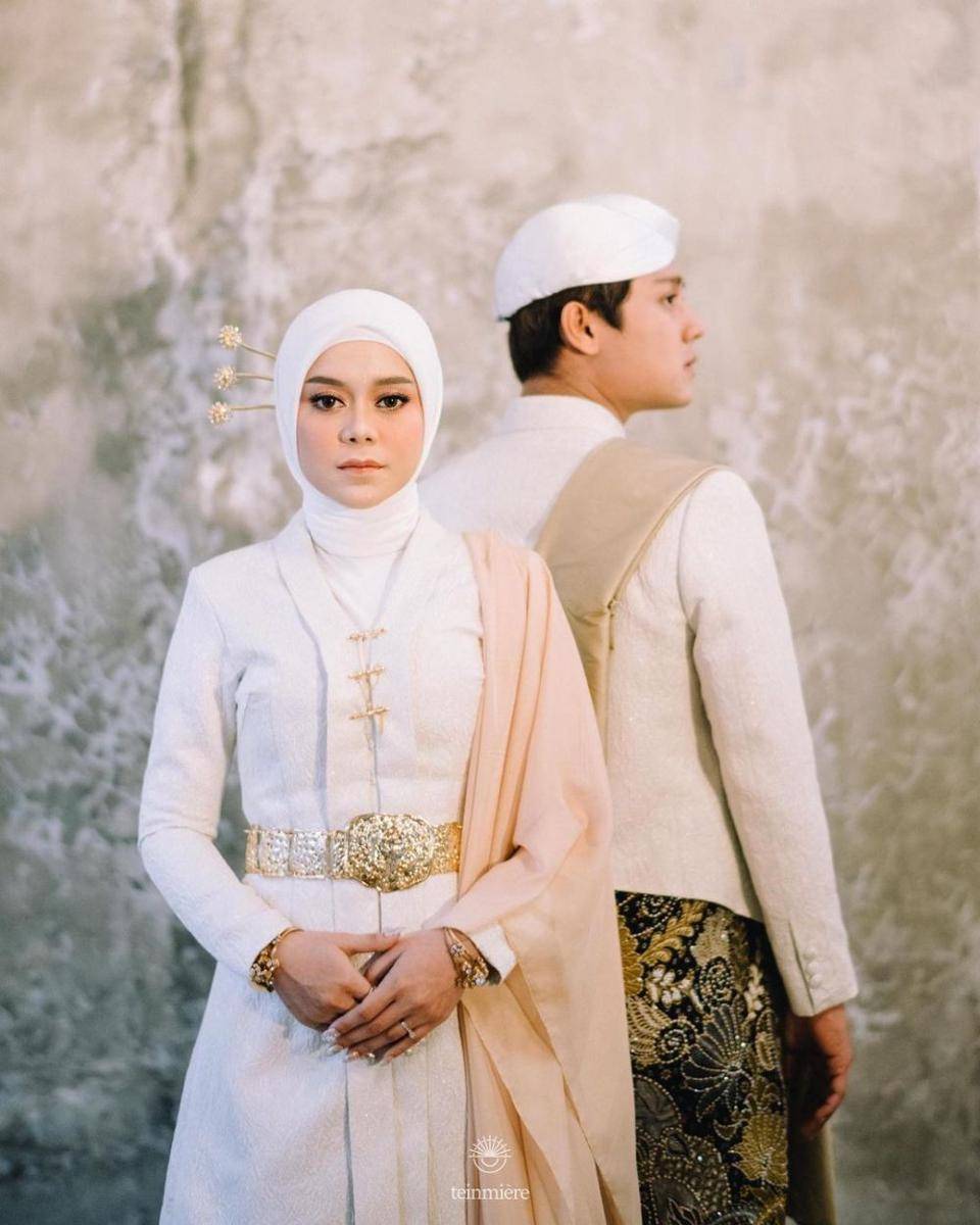 Foto prewedding tema adat Lesti Kejora dan Rizky Billar. (teinmiere via Instagram.com/ayungberinda)