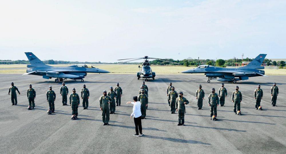 Bertemu Penerbang Garuda dan Nusantara Flight, Jokowi: Terima Kasih