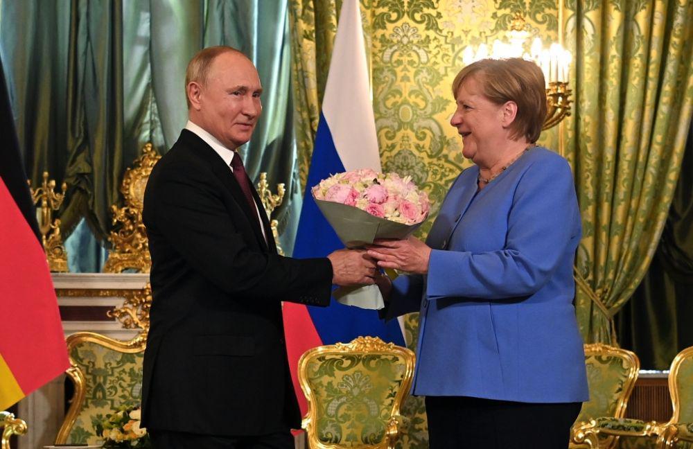 Kanselir Jerman Minta Putin Bebaskan Navalny