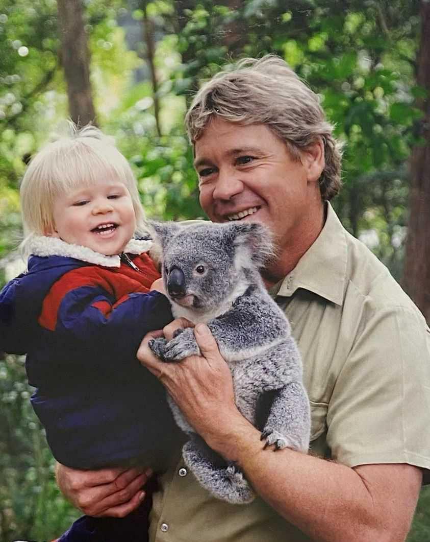 10 Potret Kenangan Manis Steve Irwin dengan Robert, Putra Bungsunya