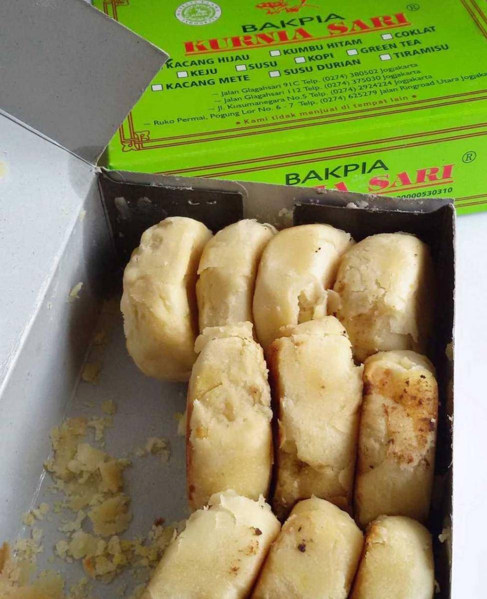 Bakpia Kurnia Sari (instagram.com/maktiendailyfood)