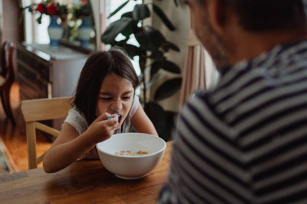 ilustrasi anak makan (pexels.com/Ketut Subiyanto)