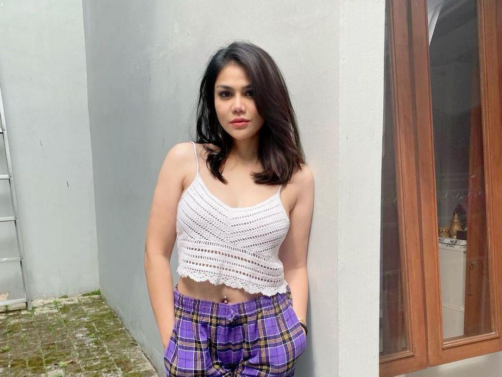 Bikin Terpesona, 10 Potret DJ Katty Butterfly yang Punya Pipi Tirus